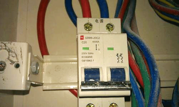 漏電保護裝置是造成西安西瑪電機頻繁燒毀的原因。